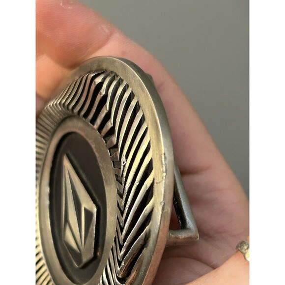 Vintage Volcom Belt Buckle Silver and Black 3D Embossed Cast Metal Skater Retro - Picture 5 of 5